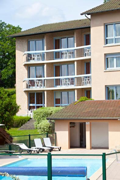 Hotel Du Lac Lacapelle-Viescamp Exterior photo